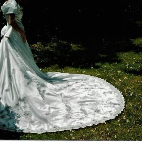 BEAUTIFUL VINTAGE MORI LEE WEDDING DRESS - Picture 3 of 8